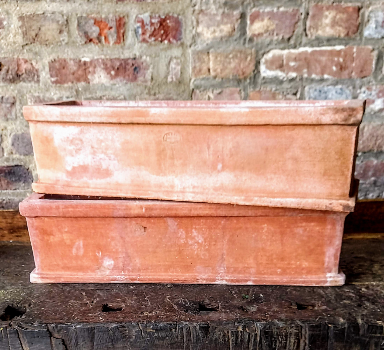 rechteckiger Terracotta-Kasten mit Girlande von Pesci  - Vergrößert